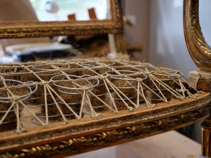 Restauration traditionnelle Terre d'assises Tapissier d'ameublement