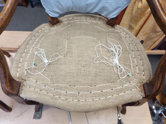 Restauration traditionnelle Terre d'assises Tapissier d'ameublement